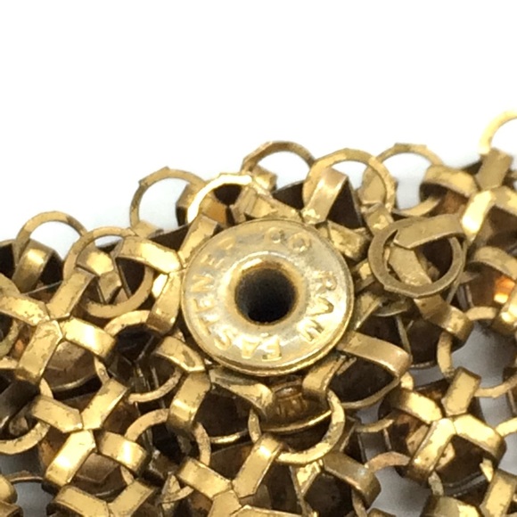 VINTAGE LARGE MESH SCARF NECKLACE TRIANGLE BRONZE GOLD TONE METAL STATEMENT - Picture 9 of 14